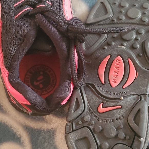 KIDS NIKE MAX AIR Running 🏃♀️ Shoes RED & WHITE - Picture 3 of 7